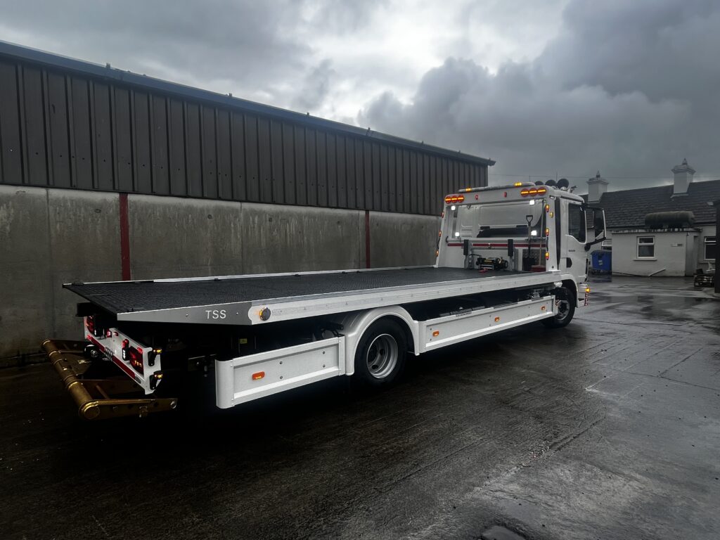 Our 10 to 16 Tonnes Tilt and Slide Recovery Body is manufactured in Ireland to the highest standards, combining quality construction with exceptional strength. Designed for professional recovery operators, this tilt and slide system delivers smooth loading, robust performance, and long-lasting durability. Perfect for recovery trucks needing a reliable, high-quality slide bed solution.